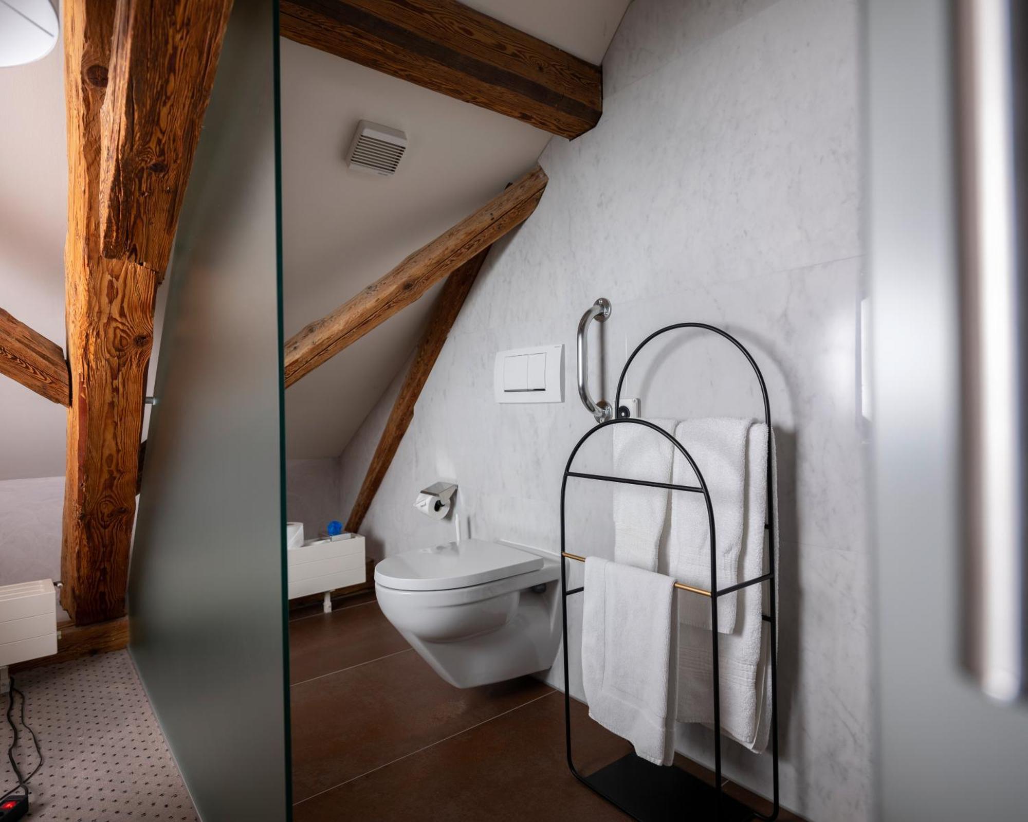 Romantik Hotel De L'Ours Sugiez Luaran gambar